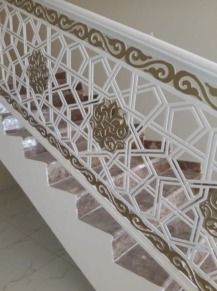 Railing bordes bintang geometris