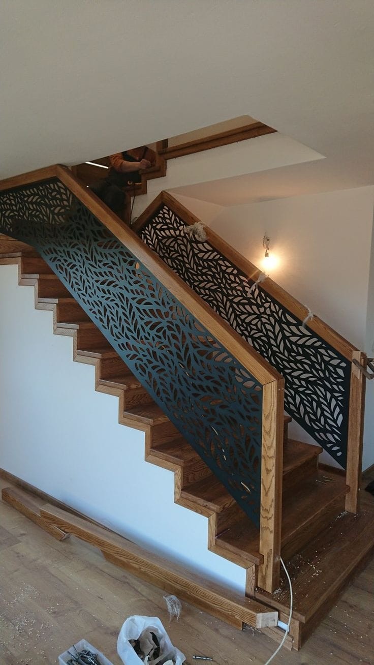 Railing tangga melayang kayu dan plat