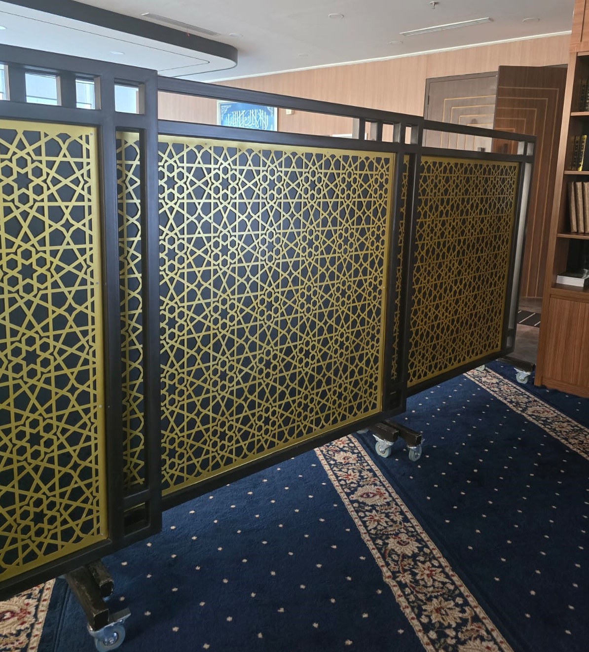 Hasil pemotongan plat ornamen pola geometris menggunakan CNC Plasma